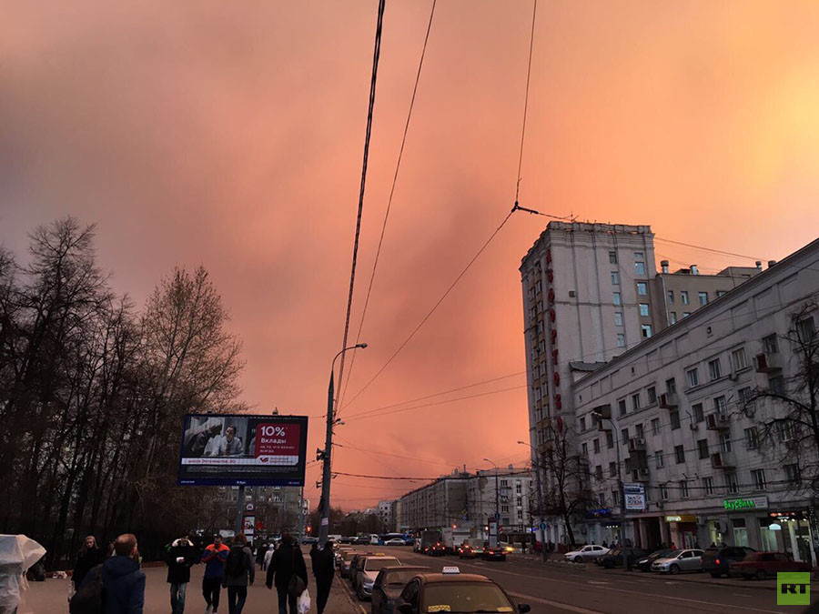 Cielo rojo en Moscú