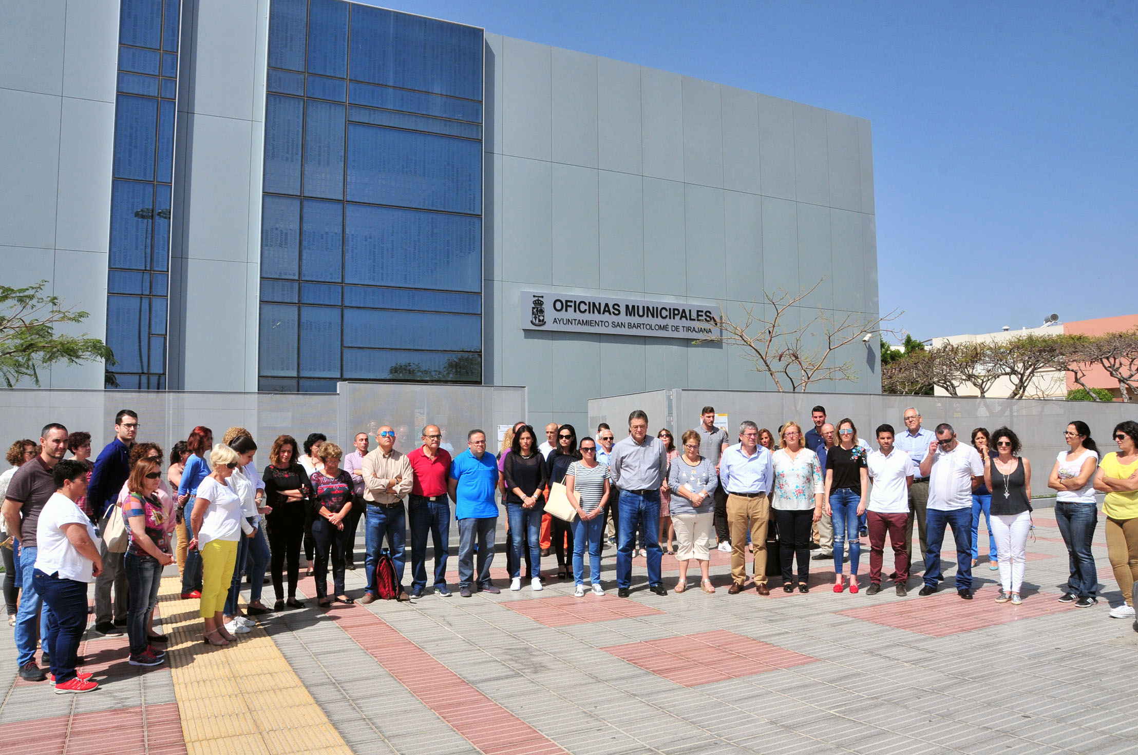 Minuto de silencio en el Ayuntamiento de San Bartolomé de Tirajana