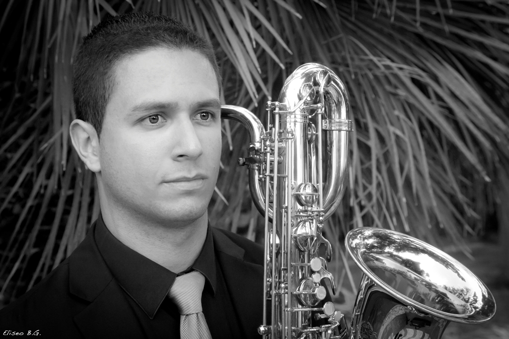 Eduardo Naranjo con su saxofón
