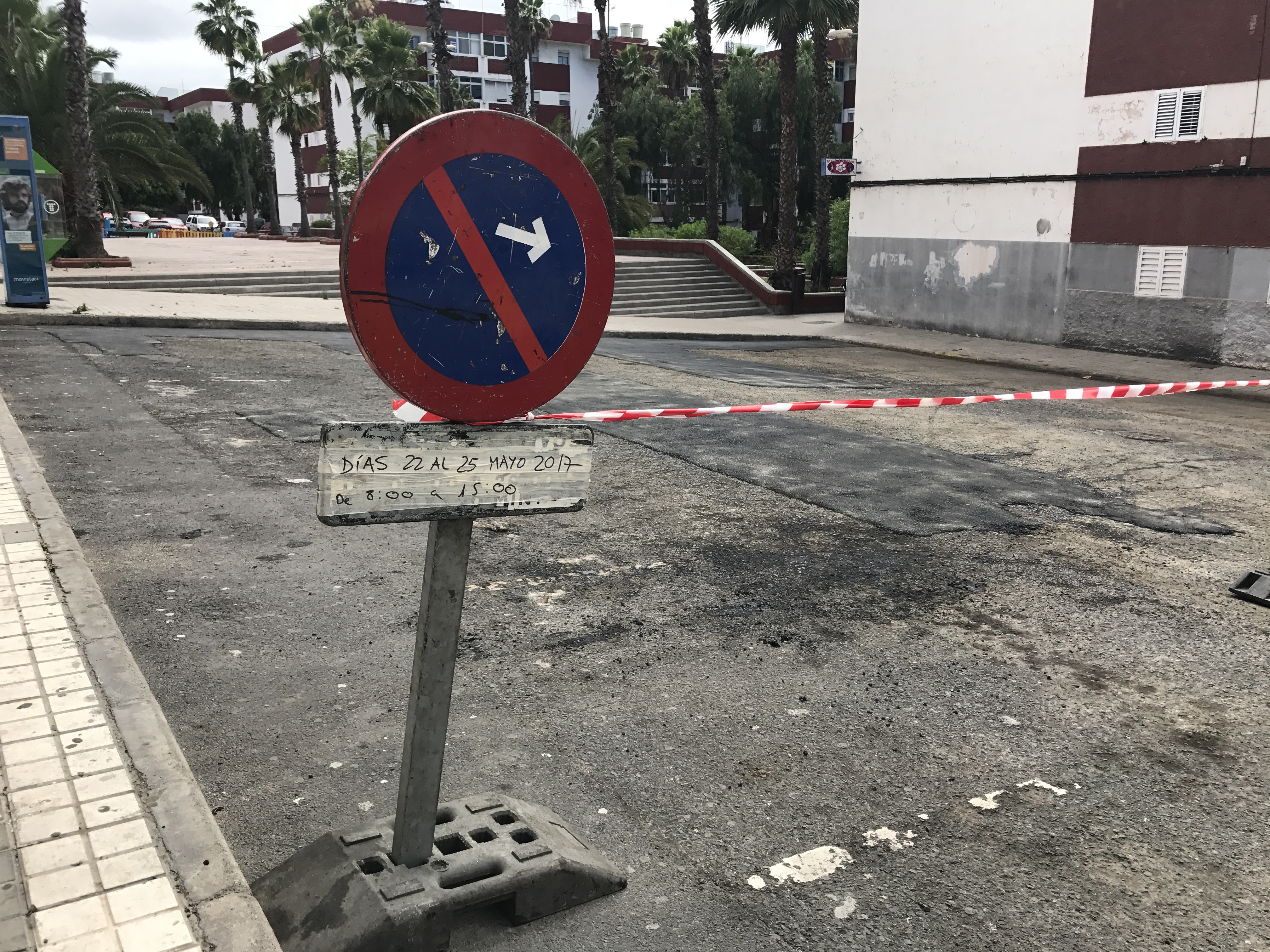 Parcheo de asfaltado en el barrio de Las Torres  en Las Palmas de Gran Canaria