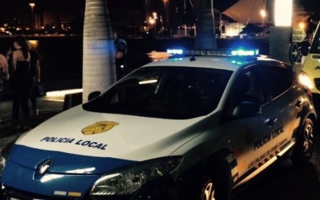 Fotos: @PoliciaLPA Coche de la Policía Local de Las Palmas de Gran Canaria