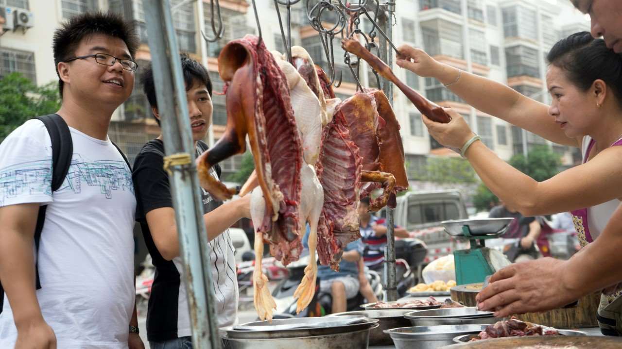 Puesto callejero de comida en China