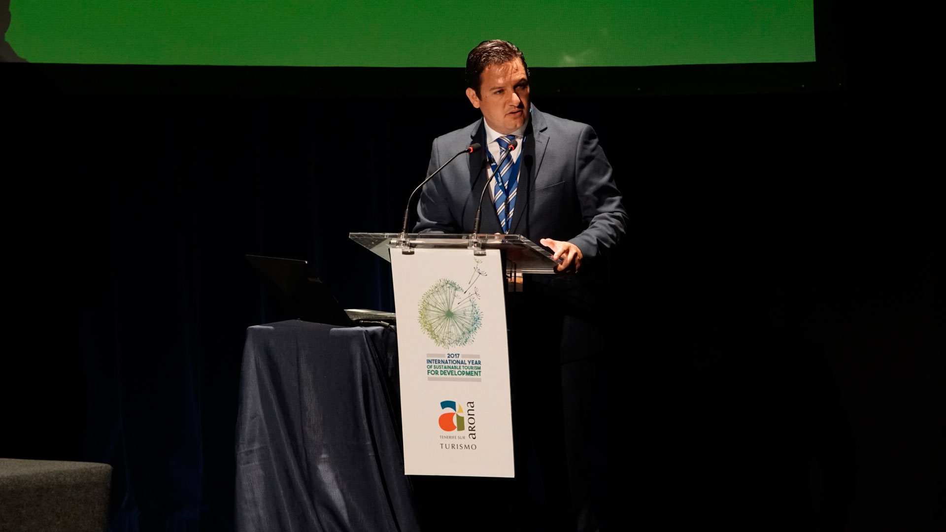 José Julián Mena en la conferencia