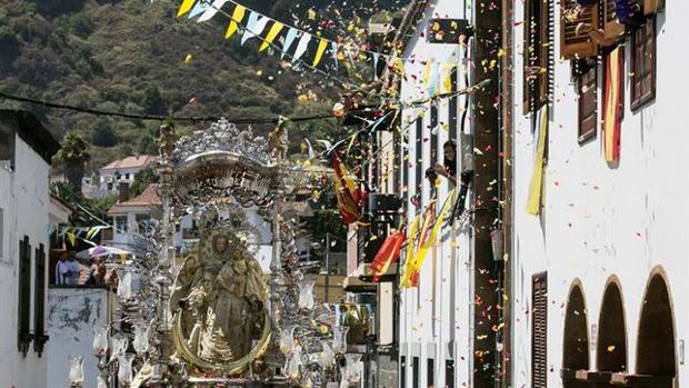 Virgen del Pino en procesión