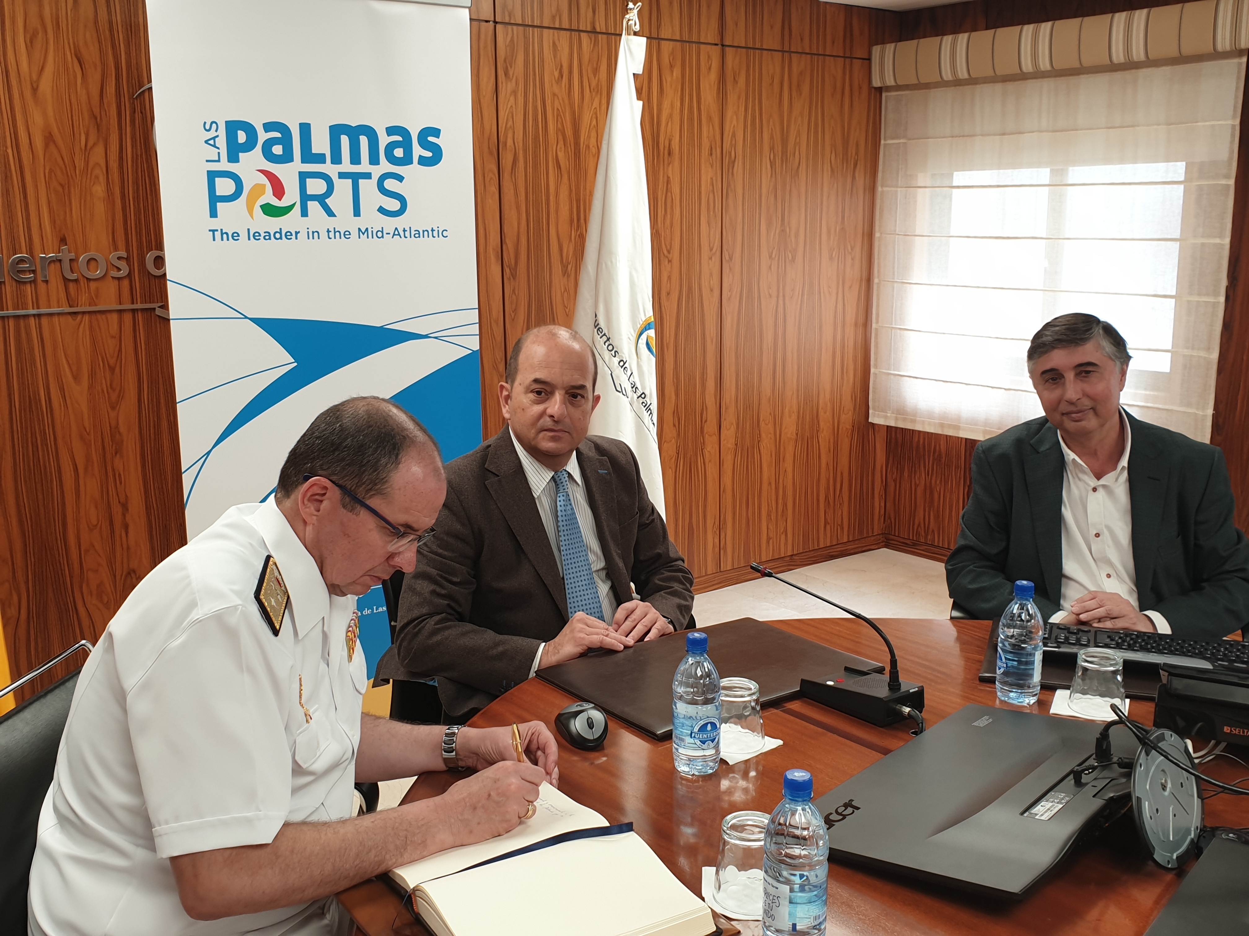 Recepción en el Puerto de La Luz Recepción en el Puerto de La Luz