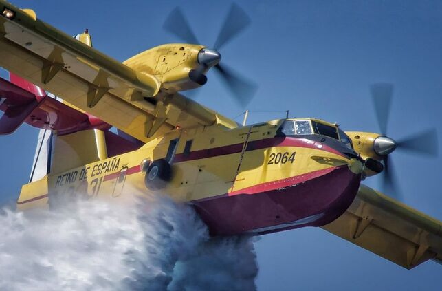 Vehículo anfibio para la extinción de incendios Vehículo anfibio para la extinción de incendios