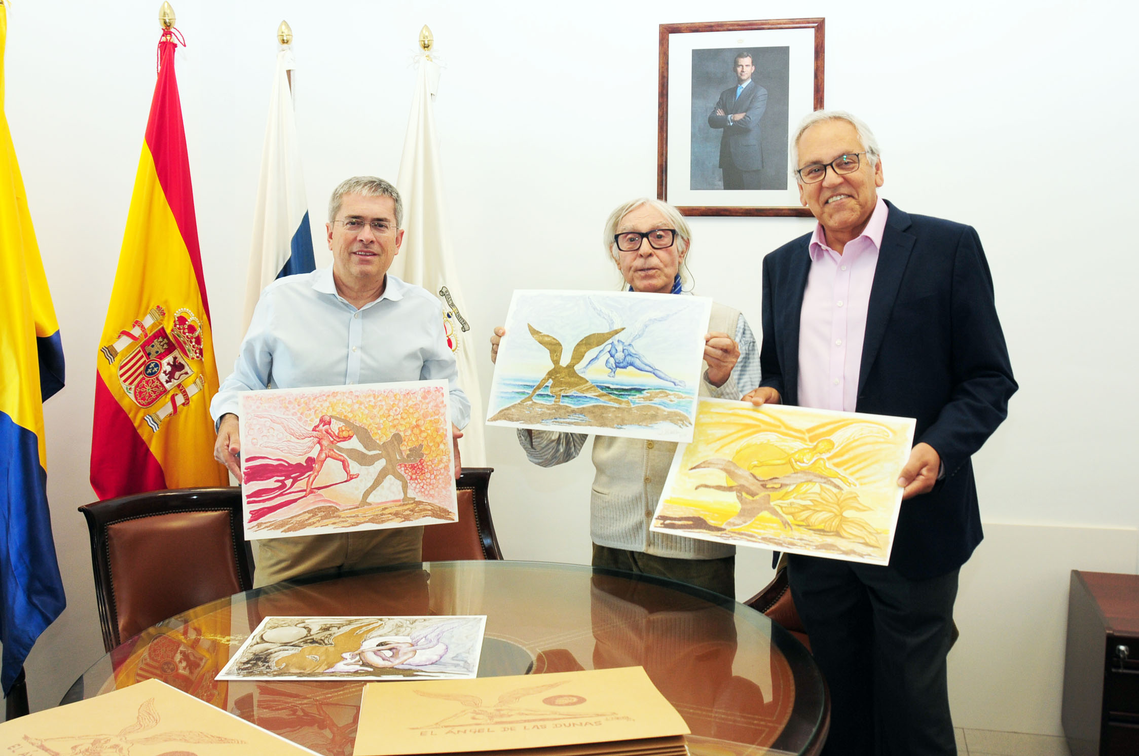 Entrega de las láminas de "El Ángel de las Dunas"