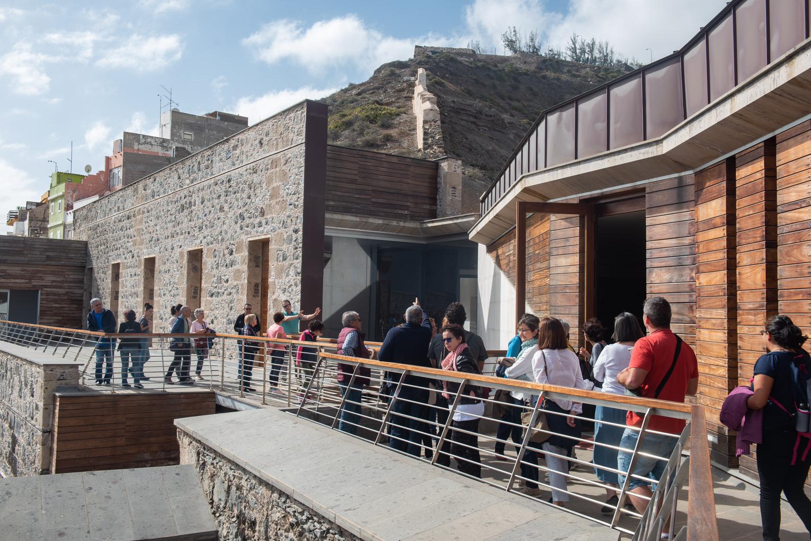 Visita guiada del Cabildo de Gran Canaria al Castillo de Mata 