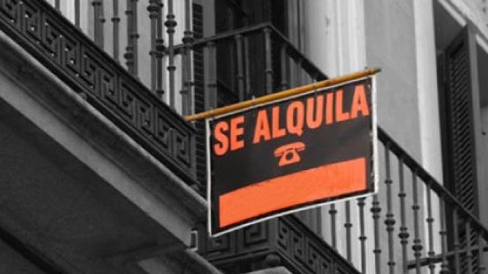 Cartel de vivienda en alquiler