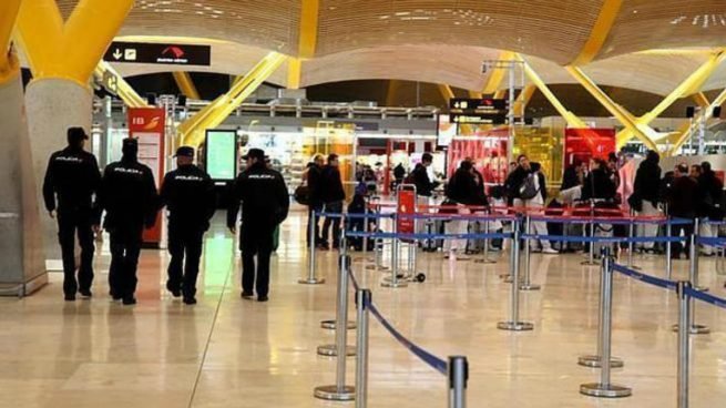 Policías en Barajas Policías enBarajas
