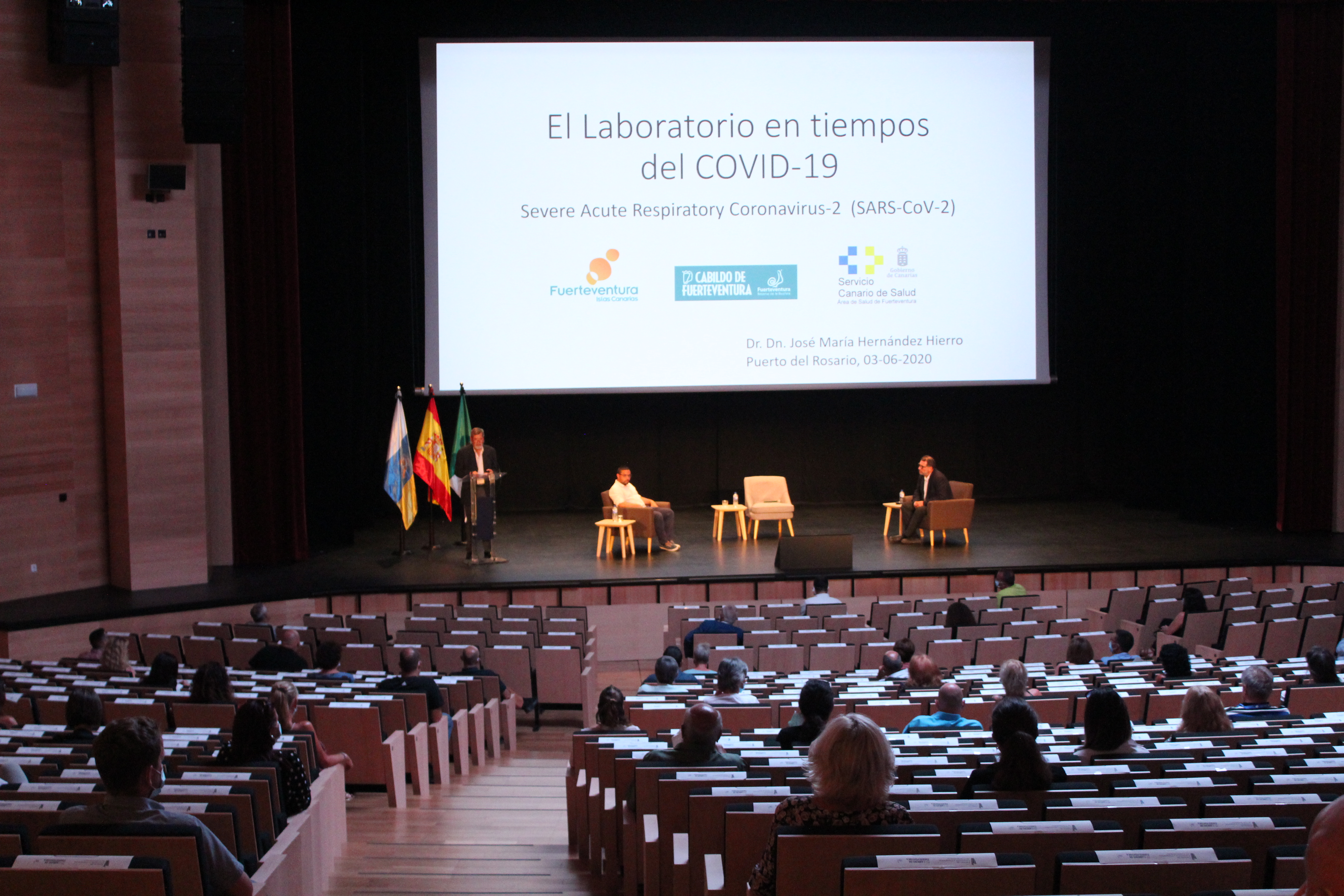Profesionales del sector turístico de Fuerteventura se informan sobre prevención del Covid-19