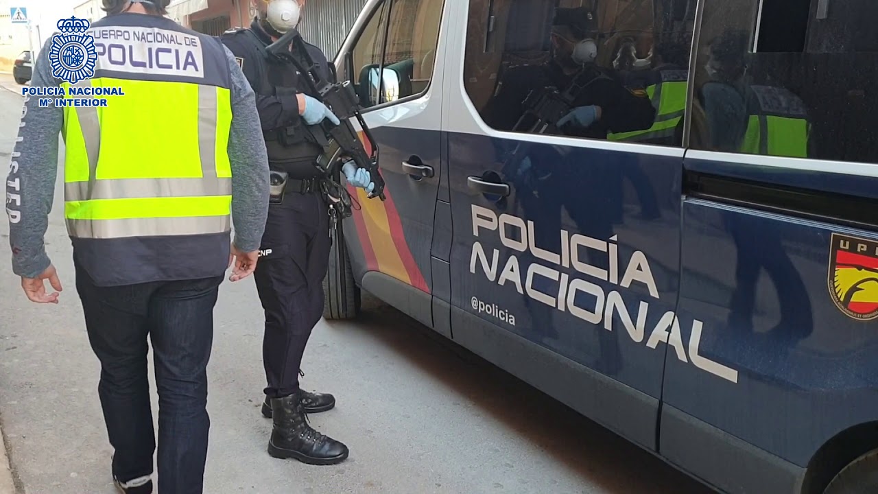 Detenido un hombre por amenazar con cuchillos a un vecino en Las Palmas Detenido un hombre por amenazar con cuchillos a un vecino en Las Palmas