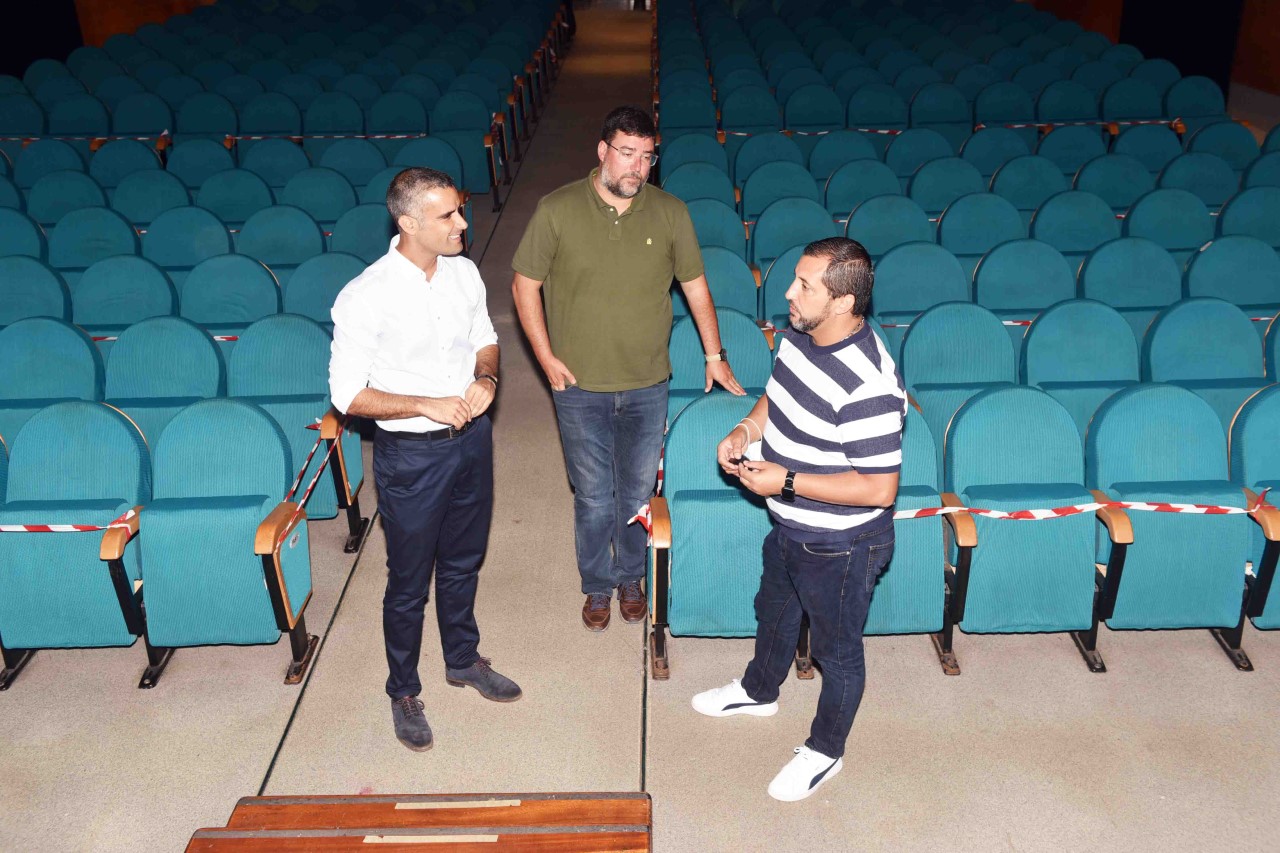 El tenor Jorge de León visitó el Teatro de San Bartolomé. Lanzarote