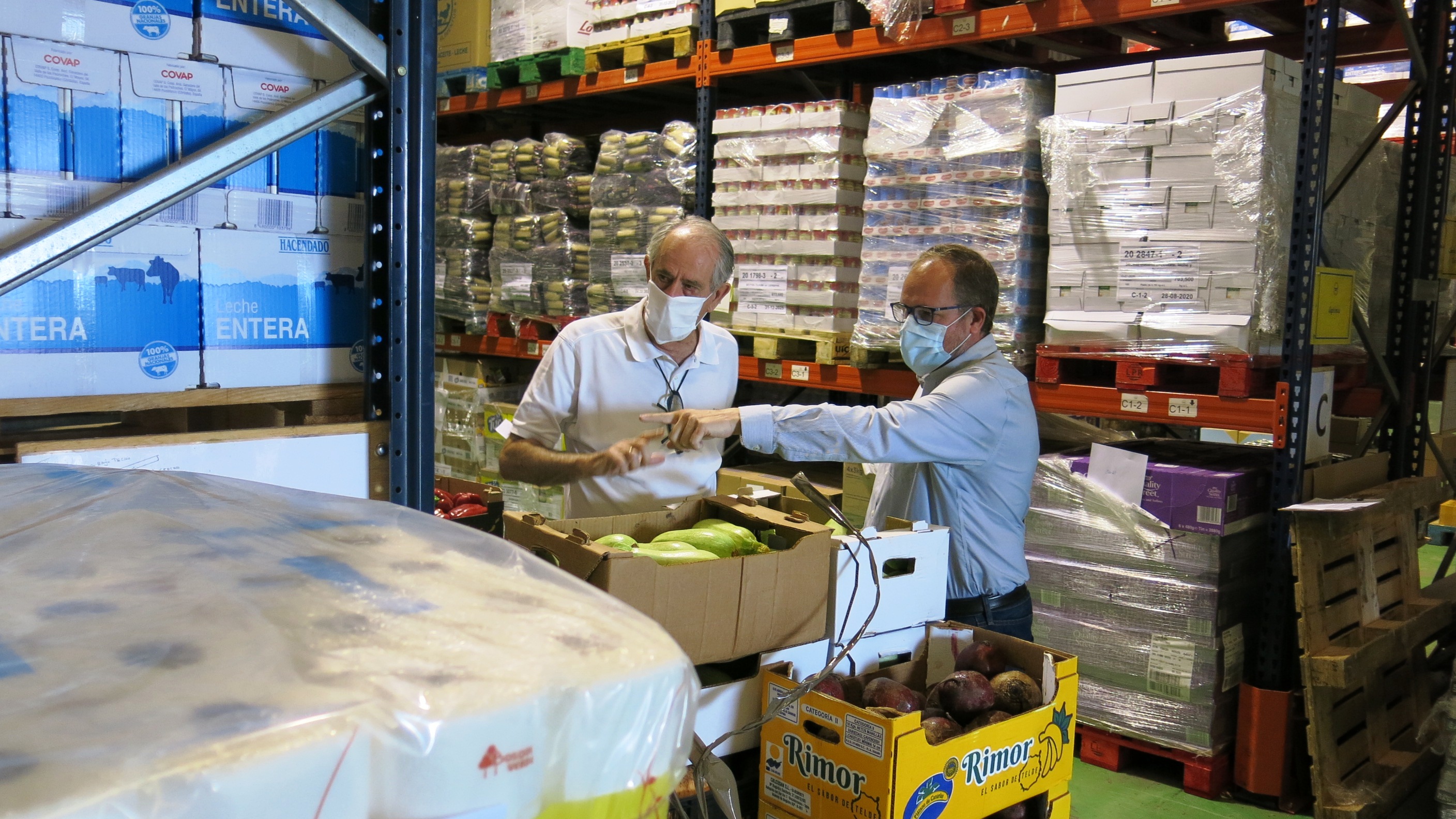 Guaguas Municipales coopera con el Banco de Alimentos. Las Palmas de Gran Canaria