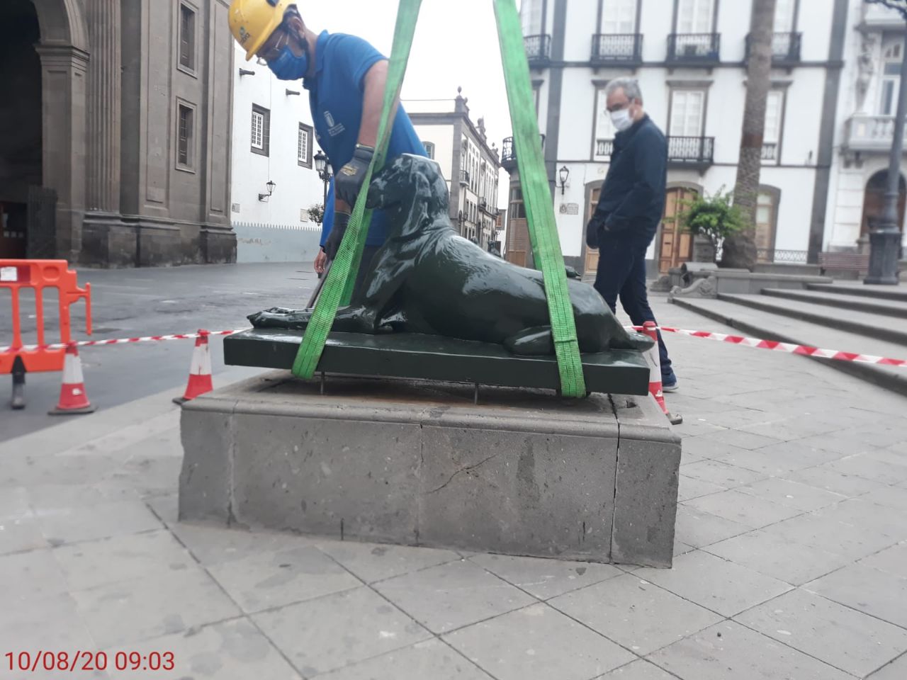 Rehabilitación esculturas de los perros de la plaza Santa Ana. Las Palmas de Gran Canaria