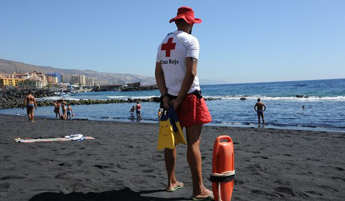 Servicio de Cruz Roja en playas de Canarias