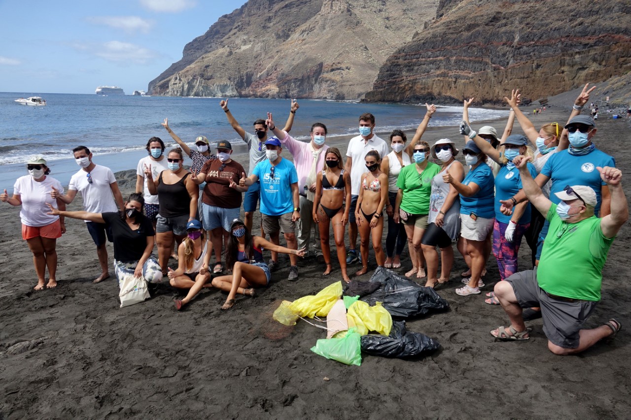 La playa de Antequera, escenario de una investigación del impacto de microplásticos