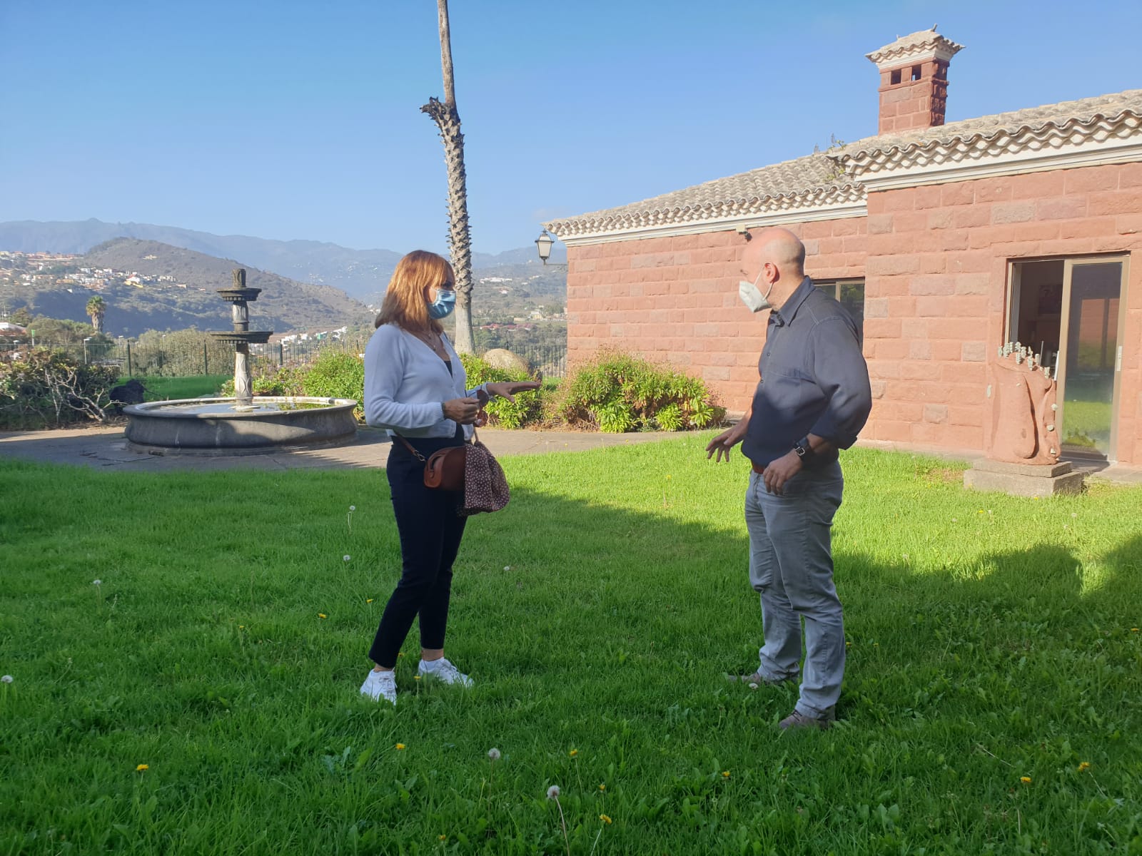 Inés Jiménez y Juli Caujapé en el Jardín Canario. Las Palmas de Gran Canaria