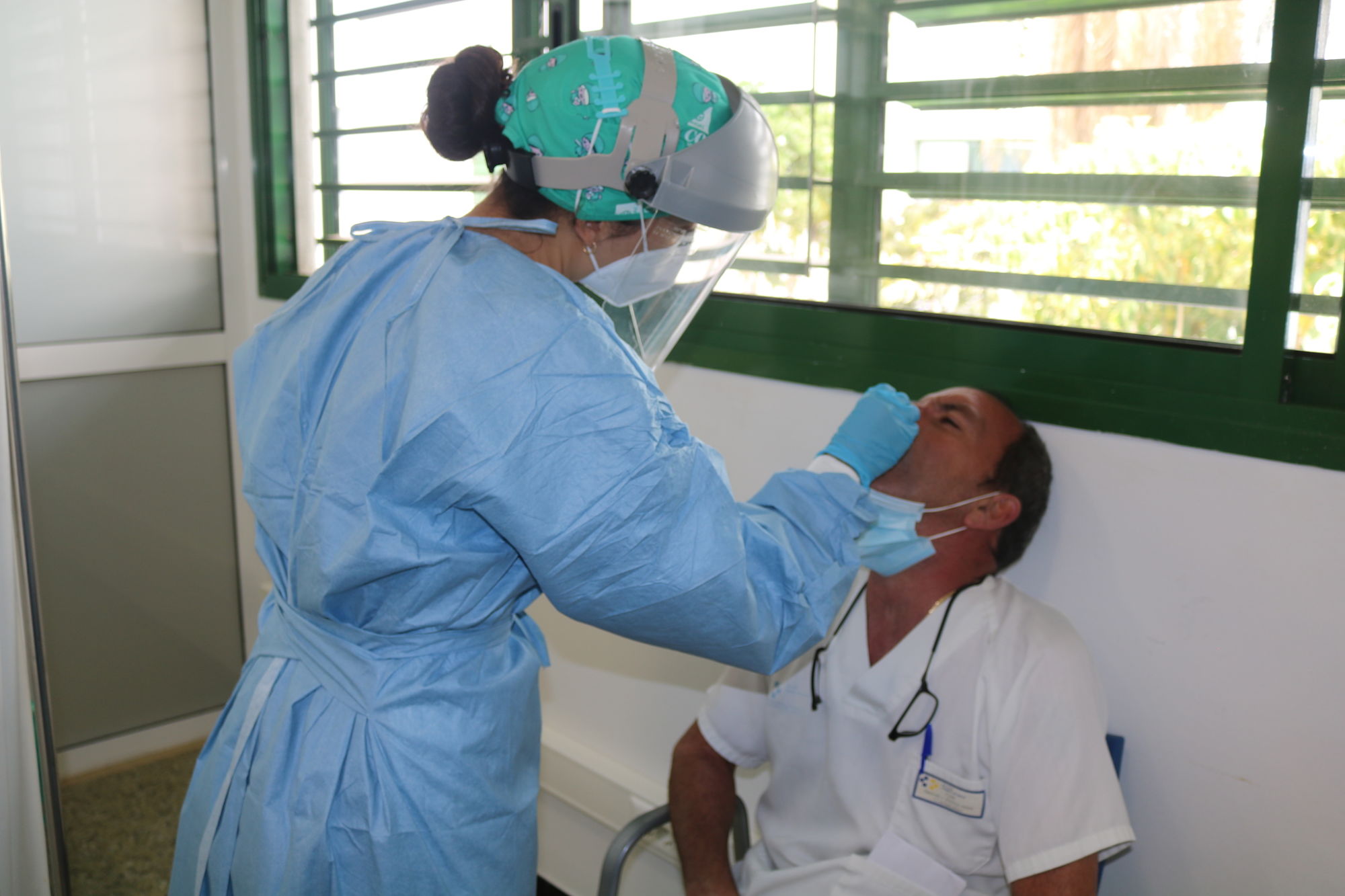 Pruebas PCR al personal sanitario en Lanzarote