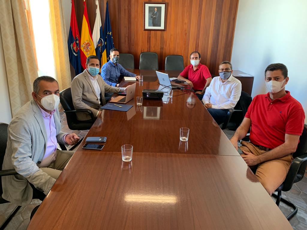 Reunión de Héctor Suárez y Francisco Atta para tratar asuntos de los municipios de Telde y Valsequillo