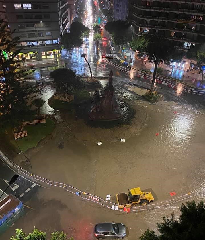 Inundación en la Plaza de España. Las Palmas de Gran Canaria Las Palmas de Gran Canaria