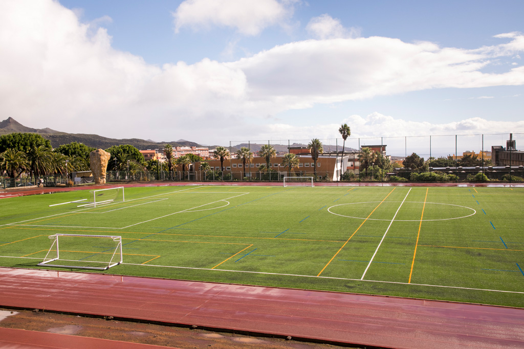 Inaugurado el césped artificial del campo deportivo de la ULL