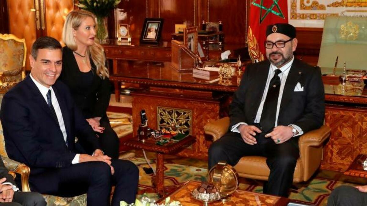 Sánchez con el Rey Mohamed VI de Marruecos en Rabat el 19 de noviembre de 2018