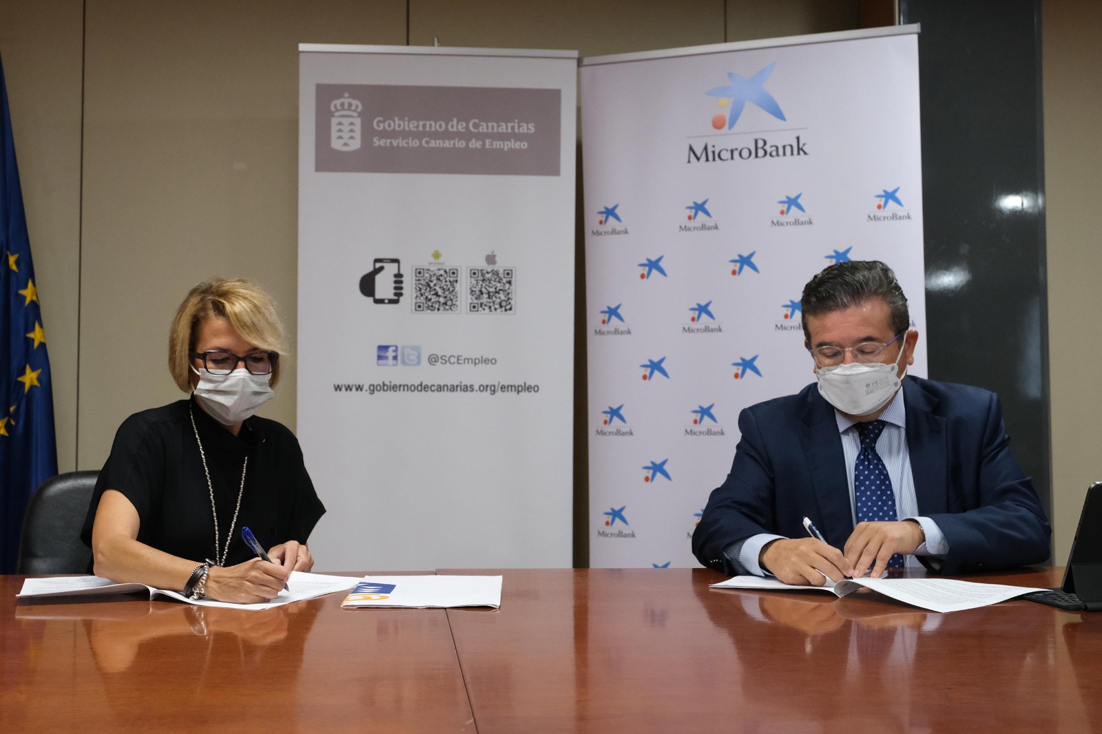 Servicio Canario de Empleo y MicroBank incentivan microcréditos al emprendimiento y el autoempleo Servicio Canario de Empleo y MicroBank incentivan con un millón en microcréditos el emprendimiento y el autoempleo