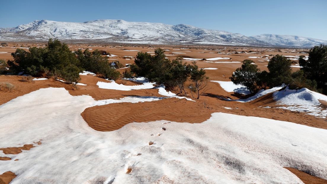 Imagen ilustrativa / Zohra Bensemra (Reuters) Nieve en el desierto del Sáhara