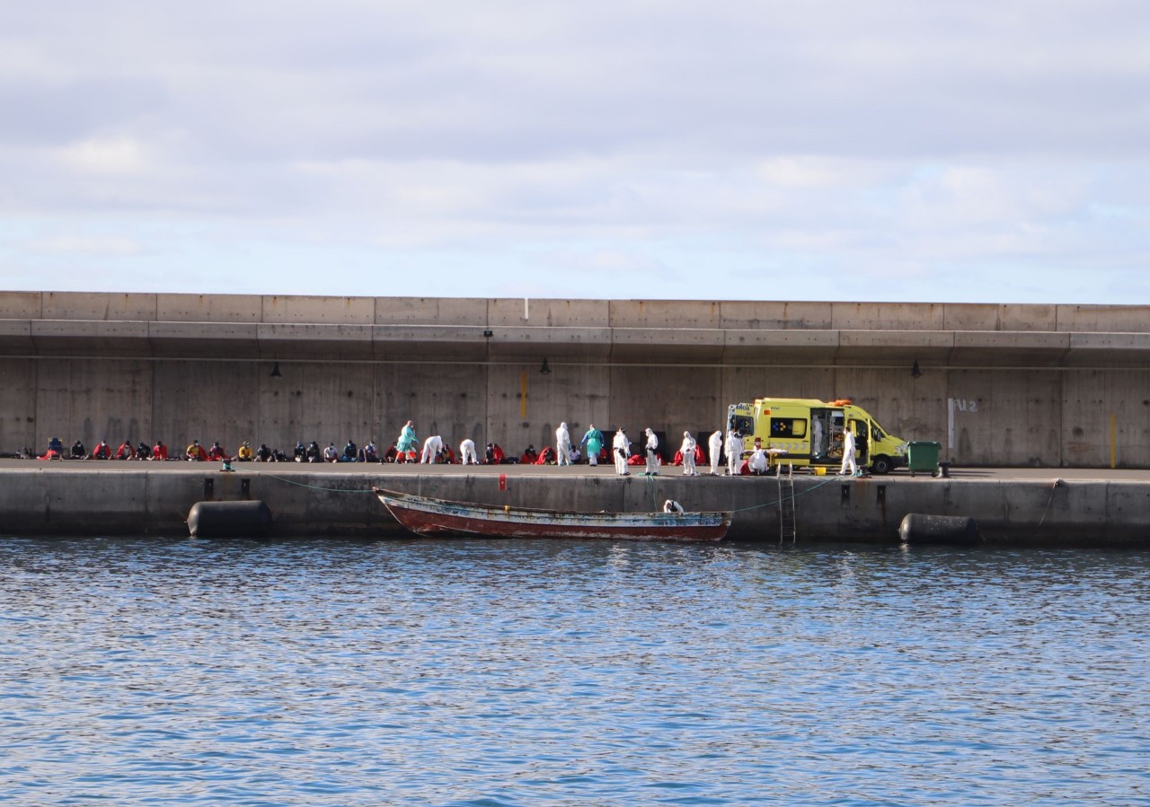 Inmigrantes en el puerto de Vueltas. Valle Gran Rey. La Gomera/ canarianoticias Inmigrantes en el puerto de Vueltas. Valle Gran Rey. La Gomera/ canarianoticias
