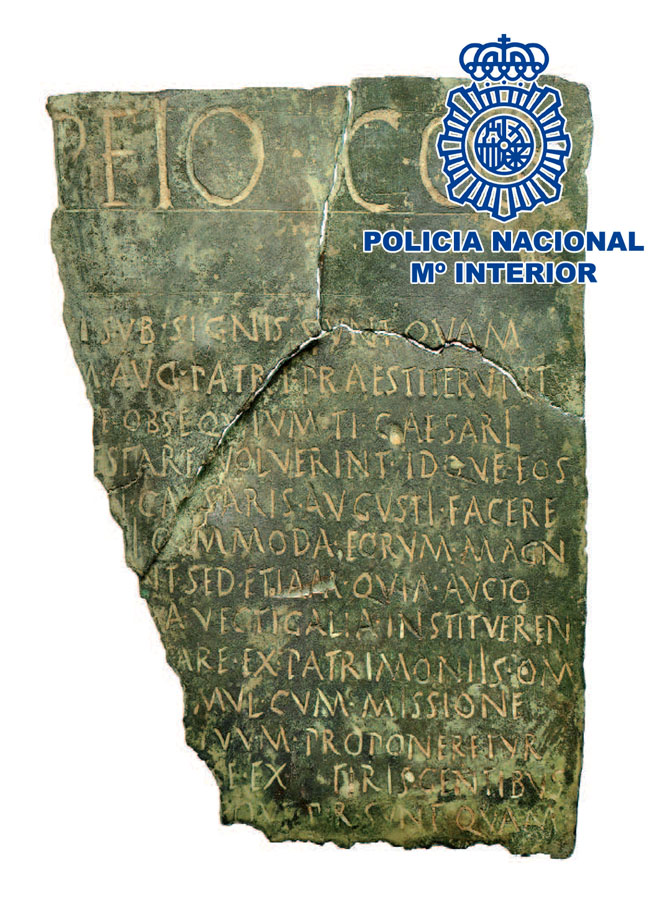 Documento jurídico único realizado en bronce con más de 2000 años de antigüedad recuperado por la Policía Nacional / CanariasNoticias.es