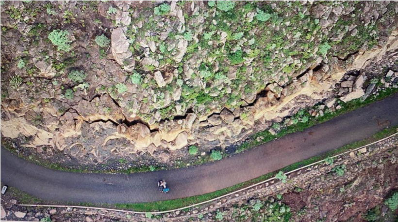 Grieta en el talud de acceso a Enchereda en La Gomera / CanariasNoticias.es Grieta en el talud de acceso a Enchereda en La Gomera / CanariasNoticias.es