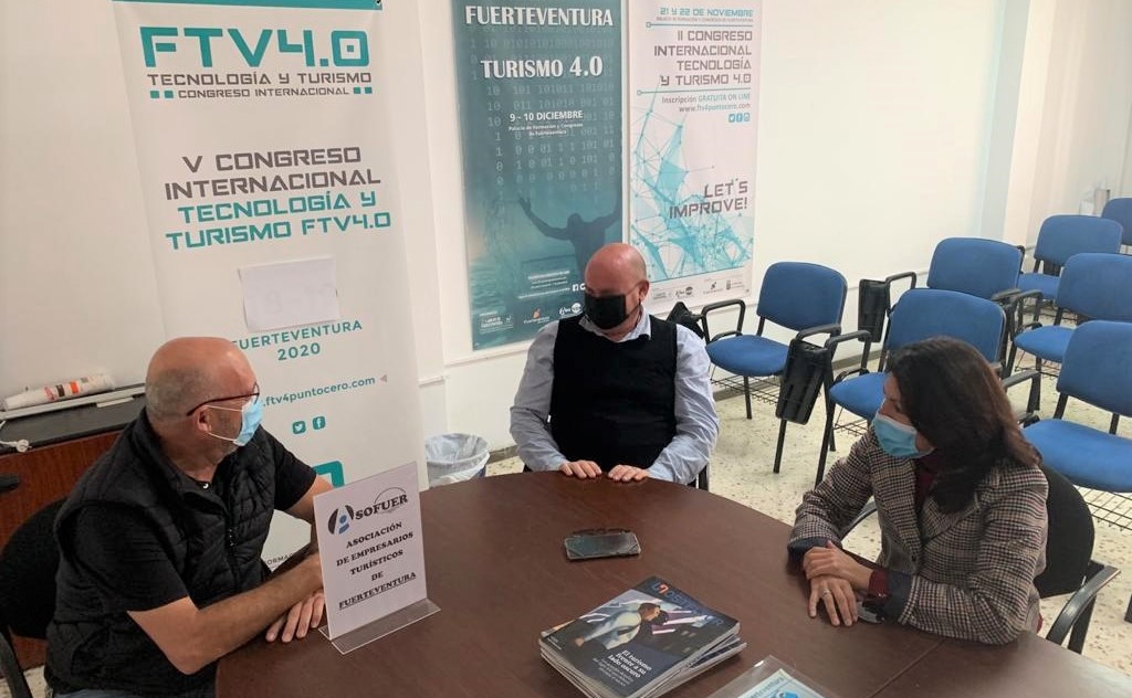 Paloma Hernández y Juan Bernardo Fuentes en Asofuer / CanariasNoticias.es Paloma Hernández y Juan Bernardo Fuentes en Asofuer / CanariasNoticias.es