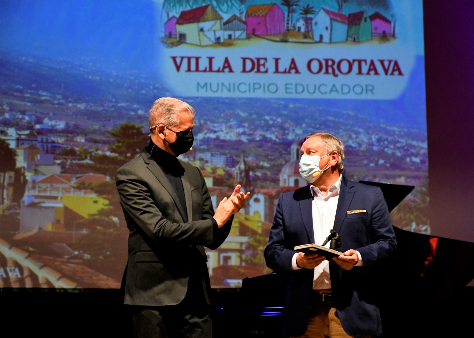 Homenaje a los maestros jubilados de La Orotava (Tenerife) / CanariasNoticias.es