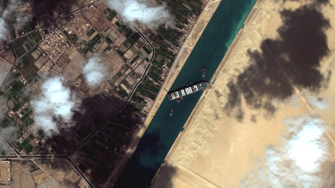 El MV Ever Given encallado en el Canal de Suez El MV Ever Given encallado en el Canal de Suez