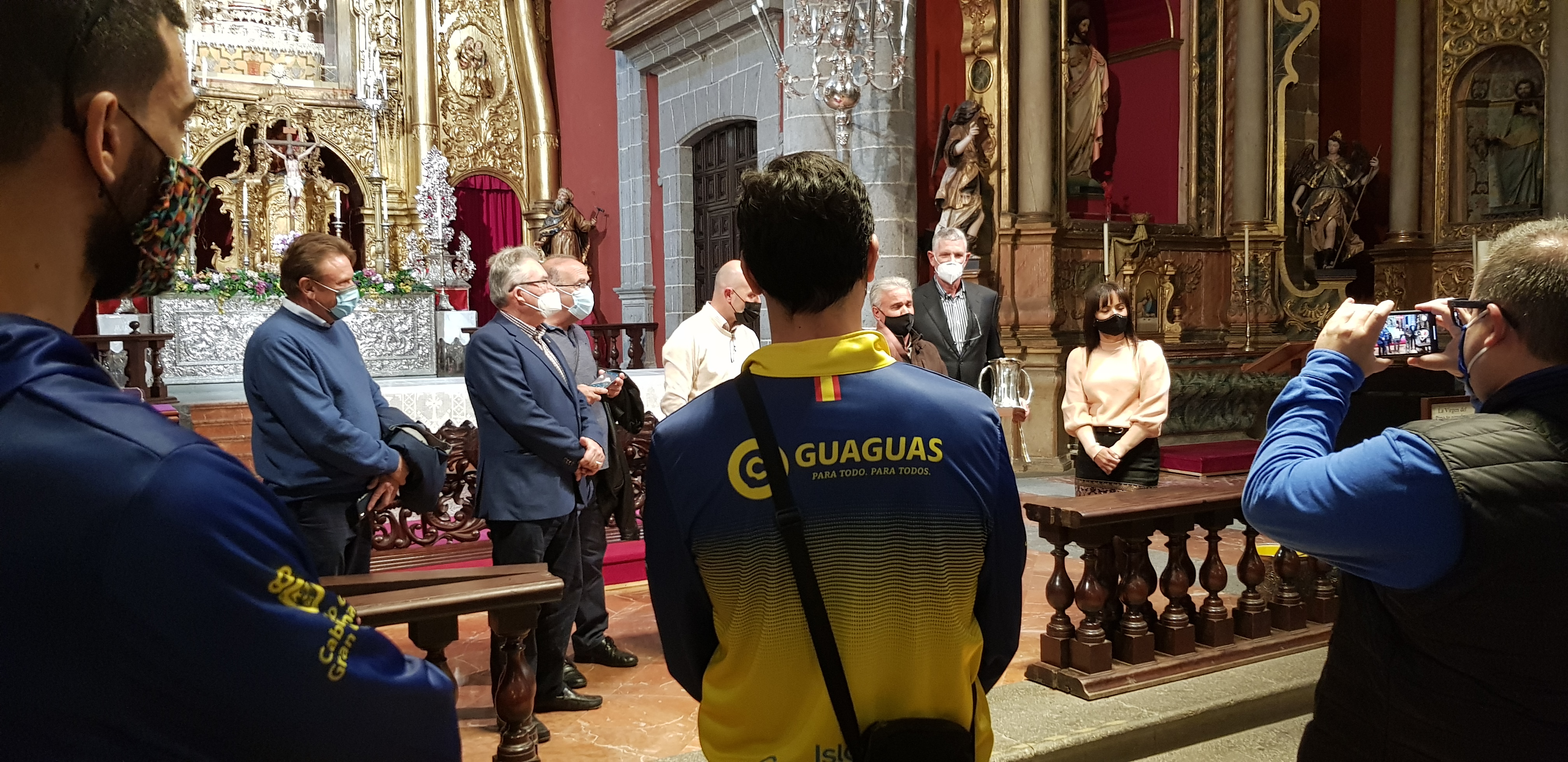 El CV Guaguas ofrece el título de la Copa del Rey a la Virgen del Pino / CanariasNoticias.es
