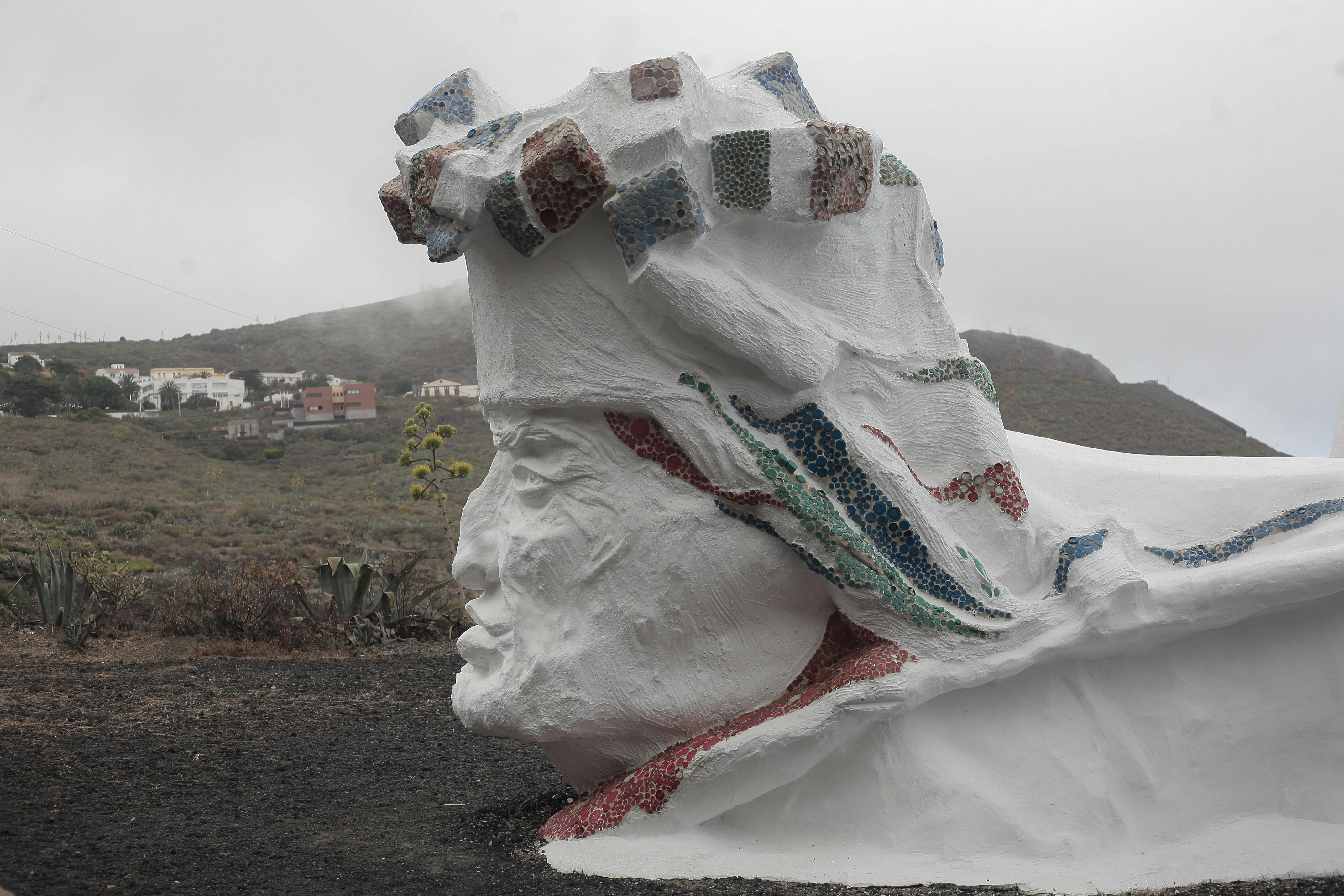 Escultura-homenaje de la Bajada de la Virgen de Los Reyes (El Hierro) / CanariasNoticias.es