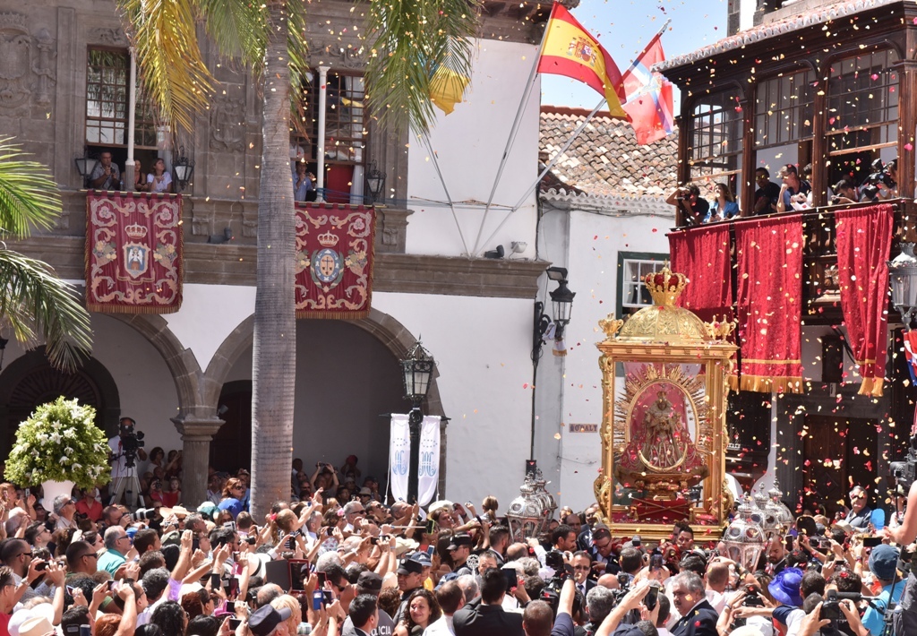 Bajada de la Virgen de las Nieves en Santa Cruz de La Palma / CanariasNoticias.es