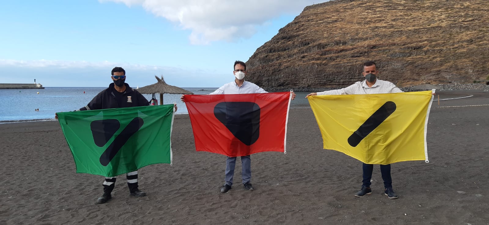 Banderas inclusivas para las personas daltónicas en las playas de SS de La Gomera / CanariasNoticias.es