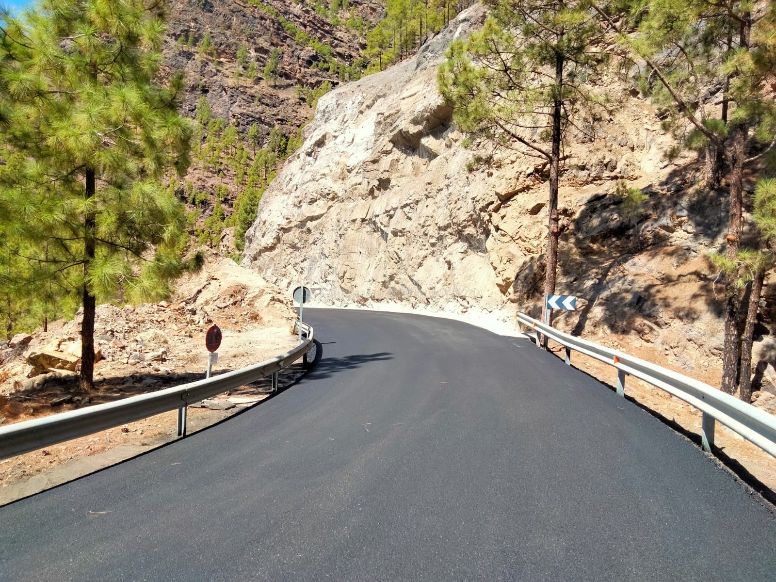 Reabre al tráfico la GC-605, la carretera de acceso a la presa de Las Niñas / CanariasNoticias.es
