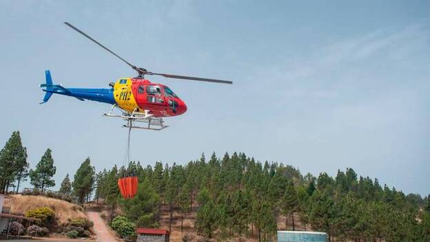 Helicóptero contra incendios/ canariasnoticias