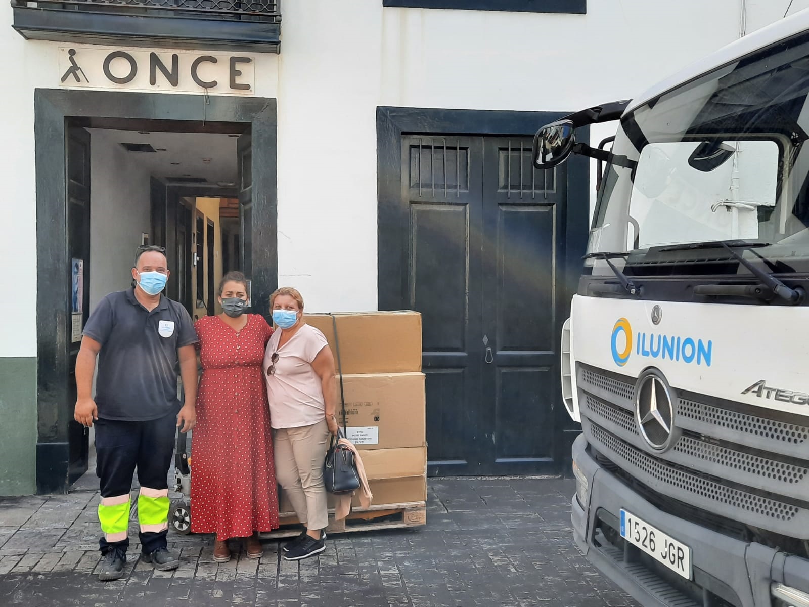 ONCE entrega otras 11.000 gafas de protección para La Palma / CanariasNoticias.es