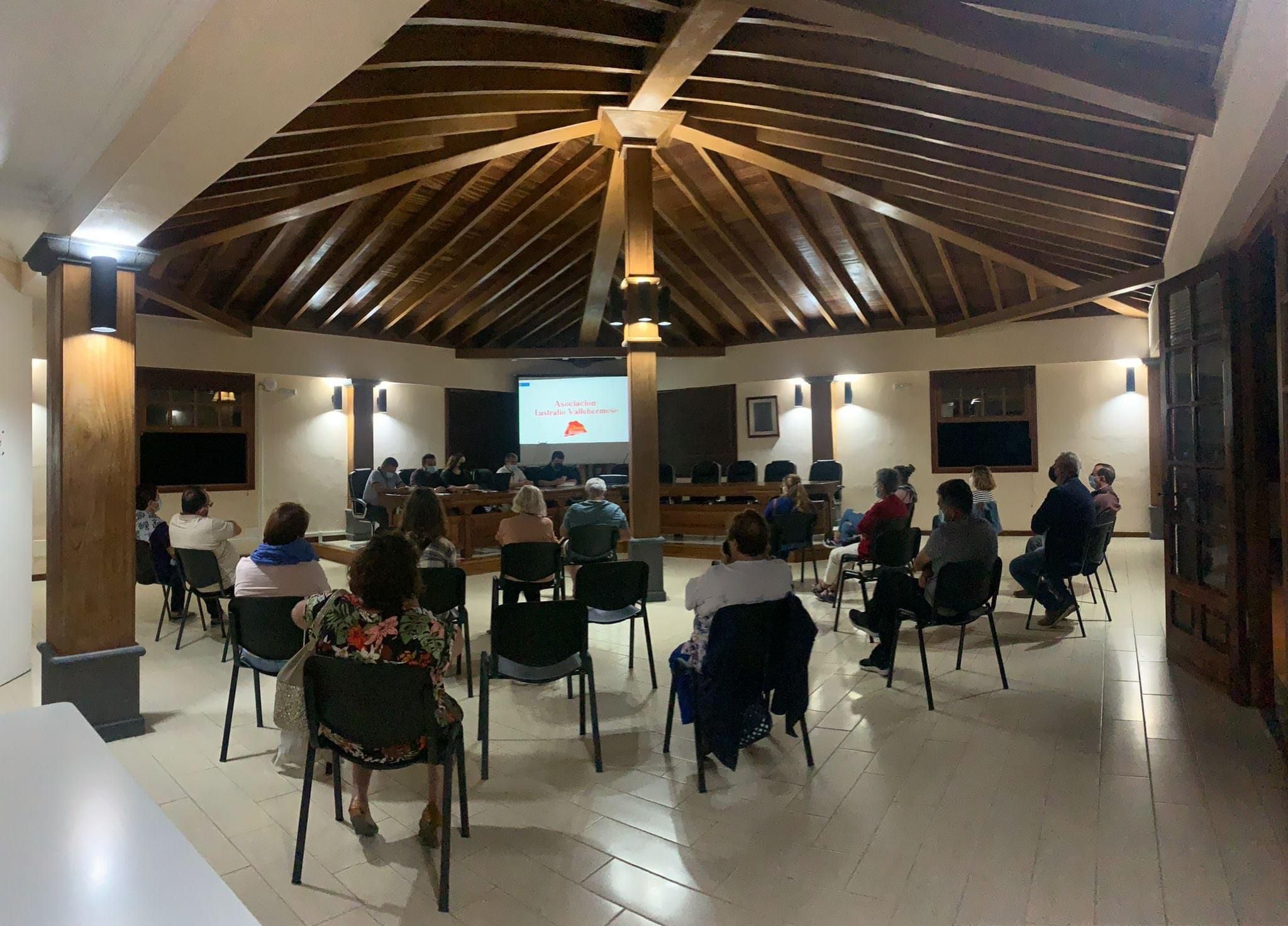 Reunión de la organización de las Fiestas Lustrales de Vallehermoso (La Gomera) / CanariasNoticias.es Reunión de la organización de las Fiestas Lustrales de Vallehermoso (La Gomera) / CanariasNoticias.es