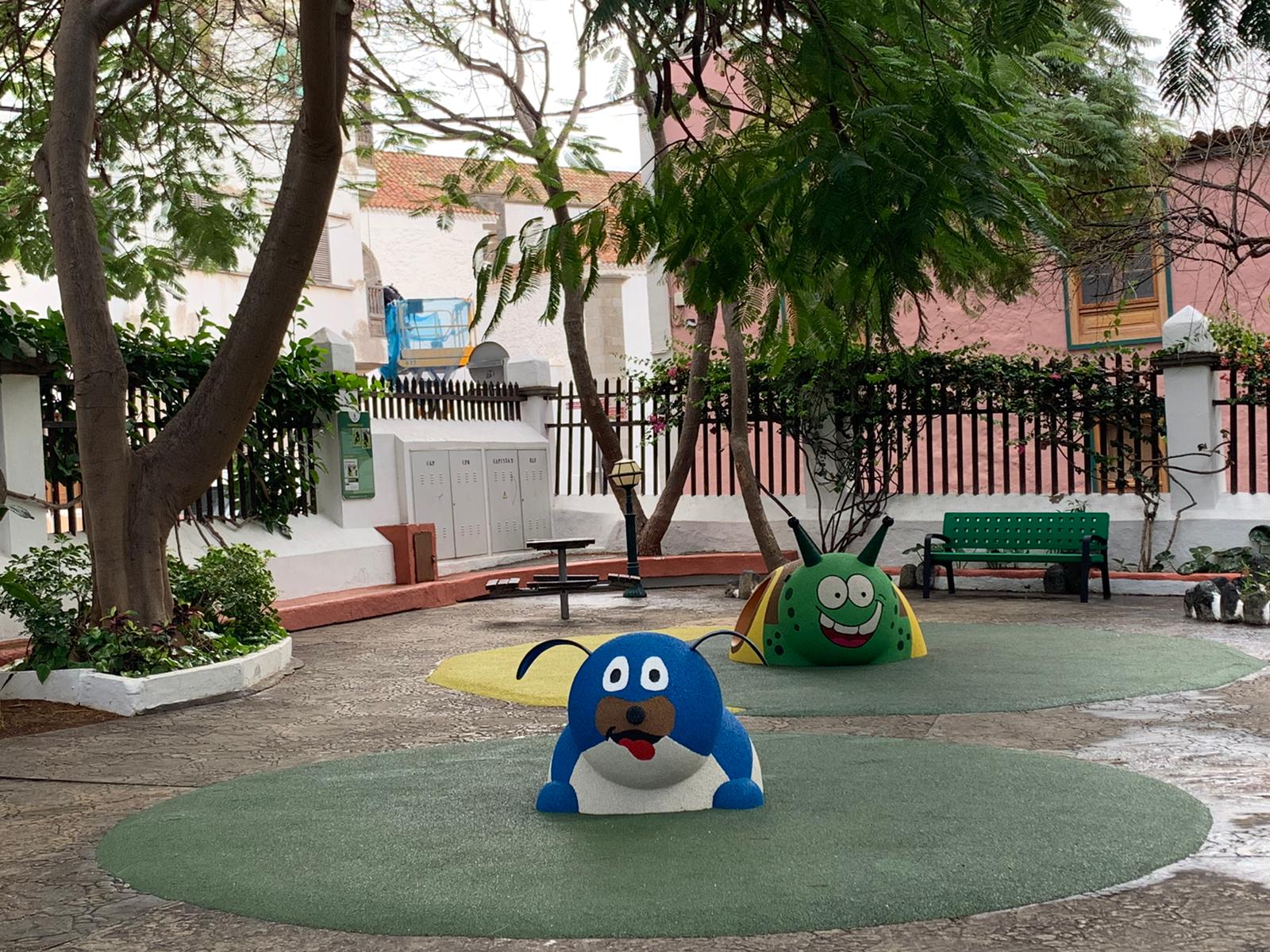 El parque infantil de Santa Rosalía en Telde adaptado para personas con movilidad reducida / CanariasNoticias.es