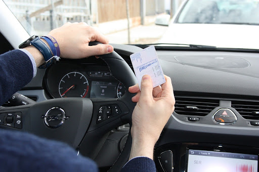 Cómo sacarse el carnet de conducir teórico totalmente gratis