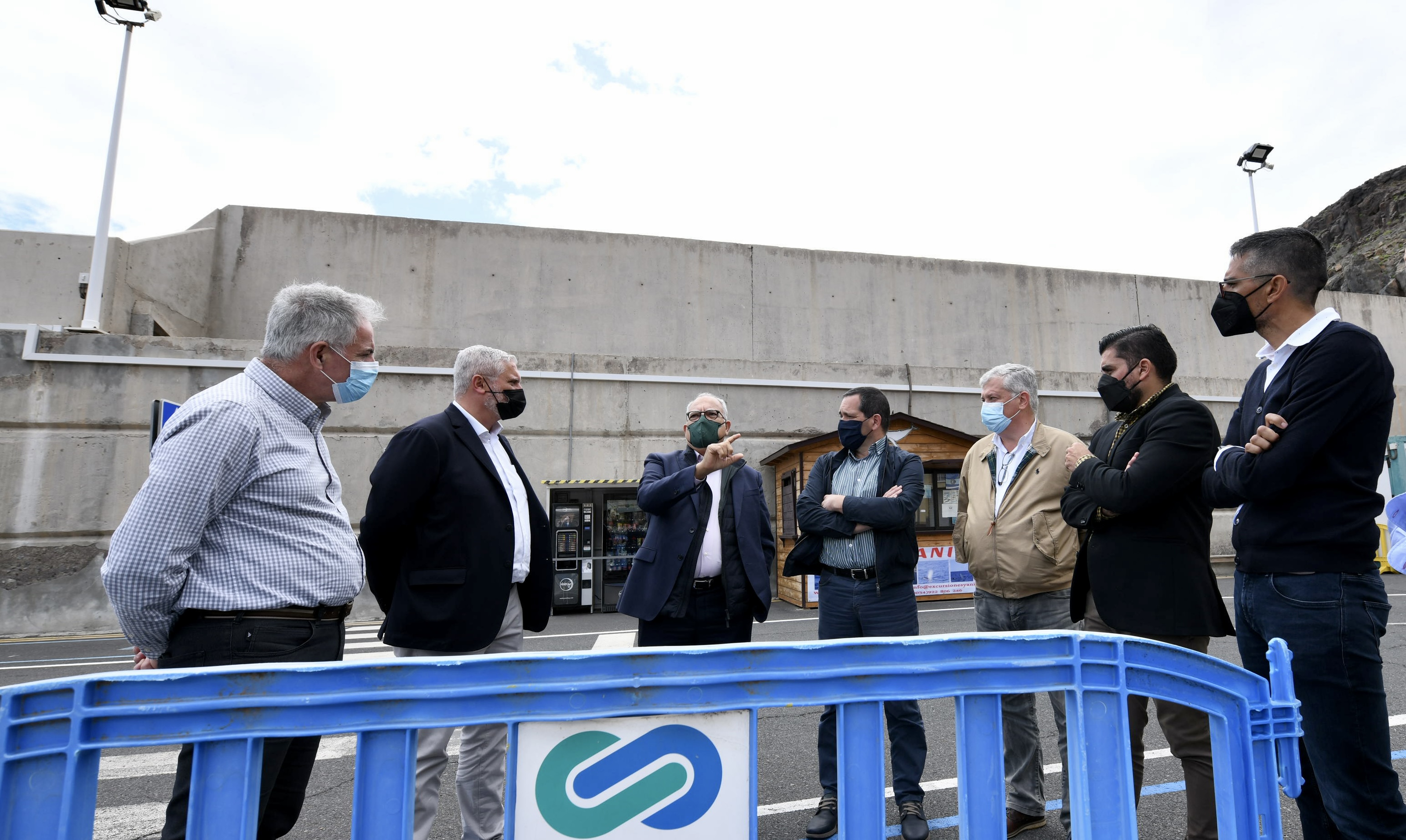 Visita a las obras del muelle de ribera del Puerto de Playa de Santiago en Alajeró (La Gomera) / CanariasNoticias.es Visita a las obras del muelle de ribera del Puerto de Playa de Santiago en Alajeró (La Gomera) / CanariasNoticias.es