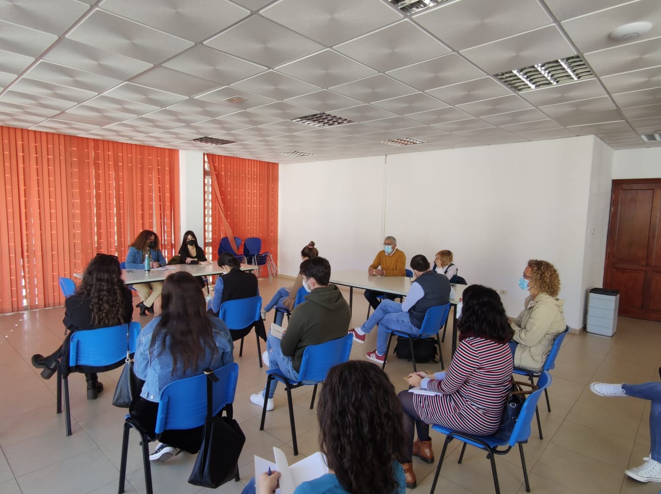 Encuentro con representantes de ayuntamientos y entidades sociales/ canariasnoticias.es Encuentro con representantes de ayuntamientos y entidades sociales/ canariasnoticias.es