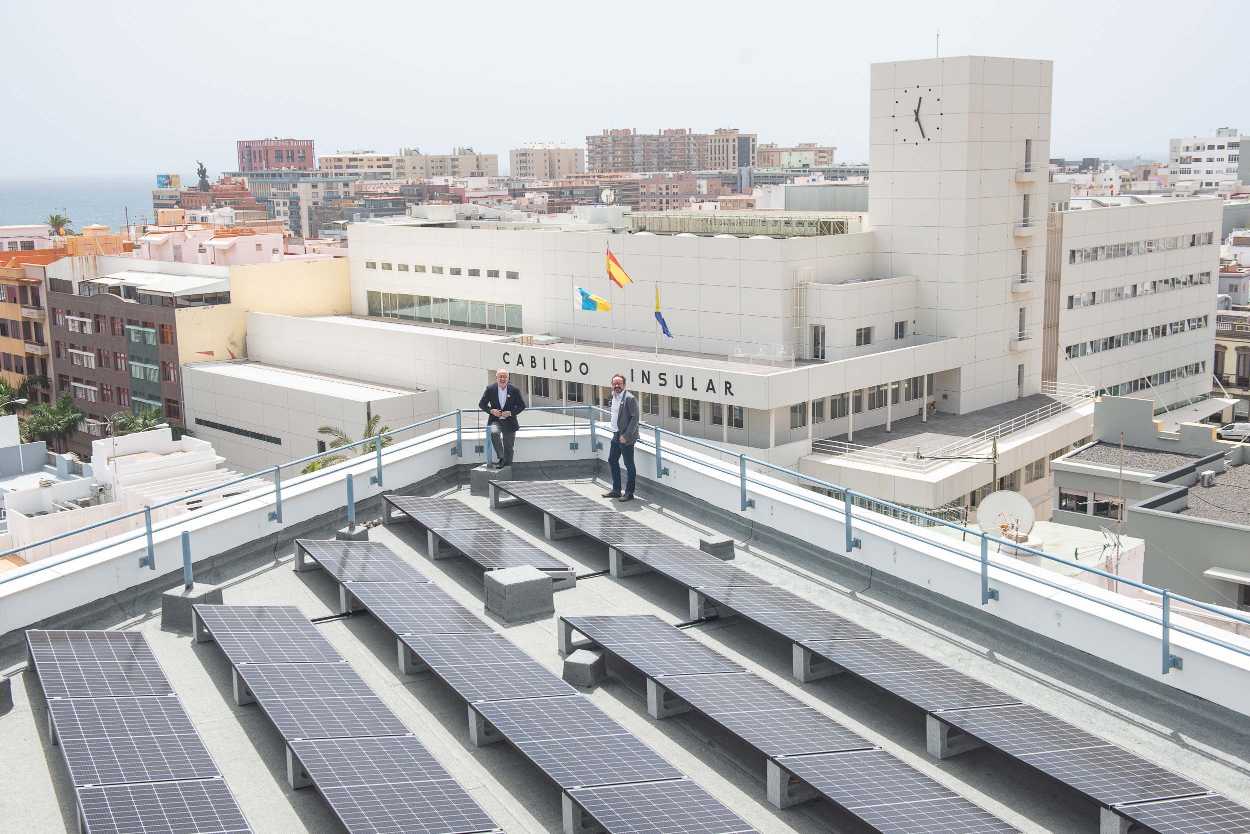 Placas de energía fotovoltaica en el Cabildo de Gran Canaria / CanariasNoticias.es Placas de energía fotovoltaica en el Cabildo de Gran Canaria / CanariasNoticias.es