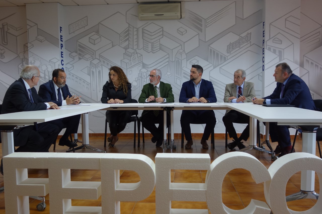 Encuentro entre promotores del Manifiesto REF y Fepeco/ canariasnoticias.es Encuentro entre promotores del Manifiesto REF y Fepeco/ canariasnoticias.es