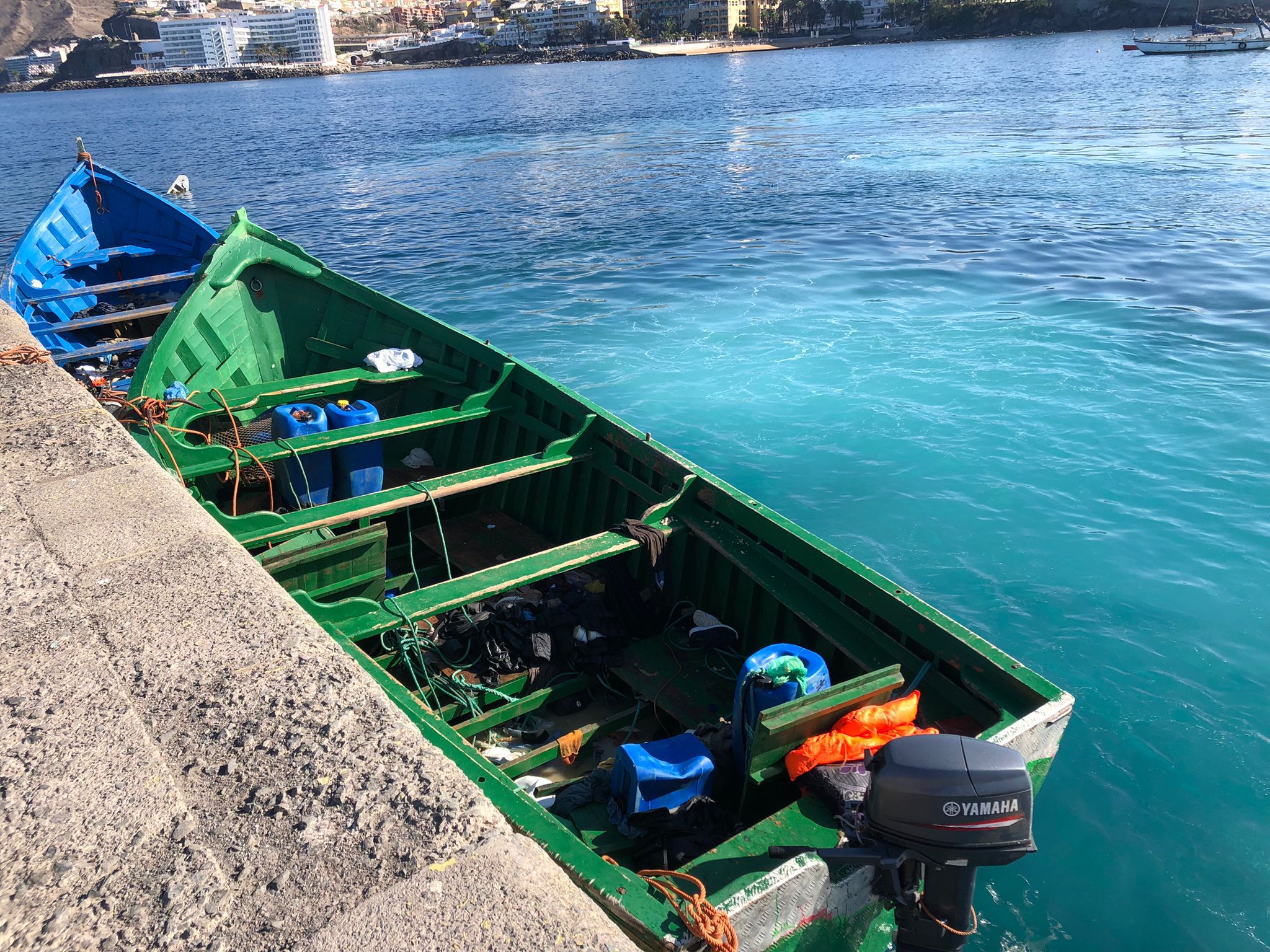 Patera en el muelle de Arguineguín/ canariasnoticias.es Patera en el muelle de Arguineguín/ canariasnoticias.es